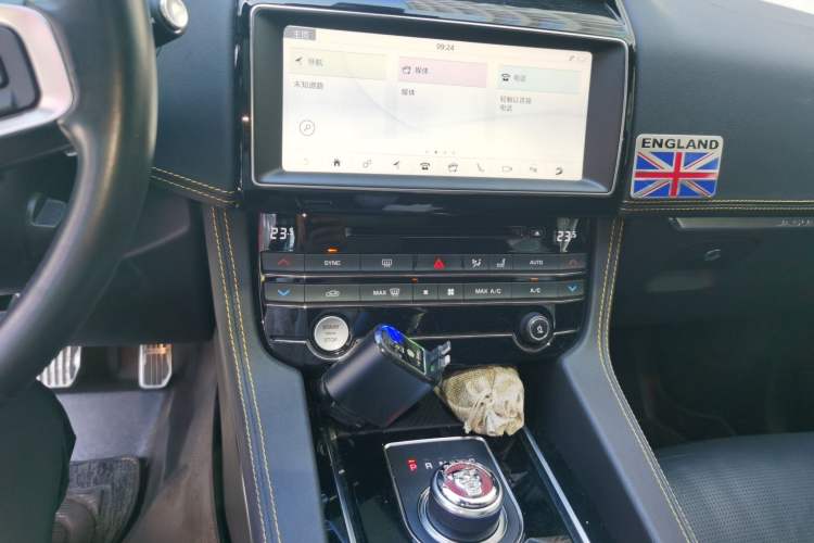 Used Jaguar F-PACE 2020 300-Sport Sports Edition Audio And AC Panel
