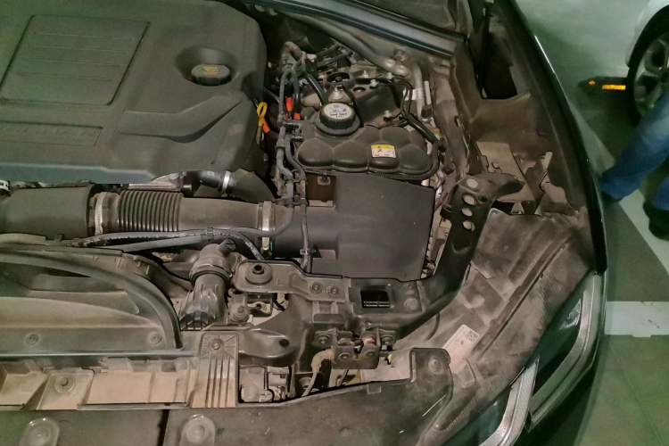 Used Jaguar F-PACE 2020 2.0T Urban Deluxe Edition Engine Bay Left