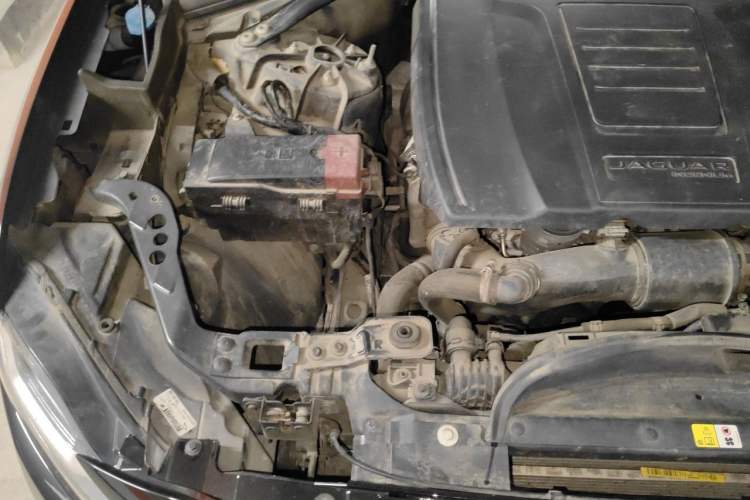 Used Jaguar F-PACE 2020 2.0T Rally Edition Engine Bay Right
