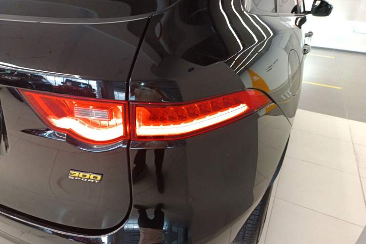 Used Jaguar F-PACE 2020 300-Sport Sports Edition Exterior 6