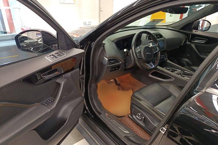 Used Jaguar F-PACE 2020 300-Sport Sports Edition Interior 3