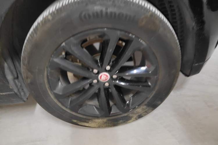 Used Jaguar F-PACE 2020 2.0T Rally Edition Right Front Wheel Hub