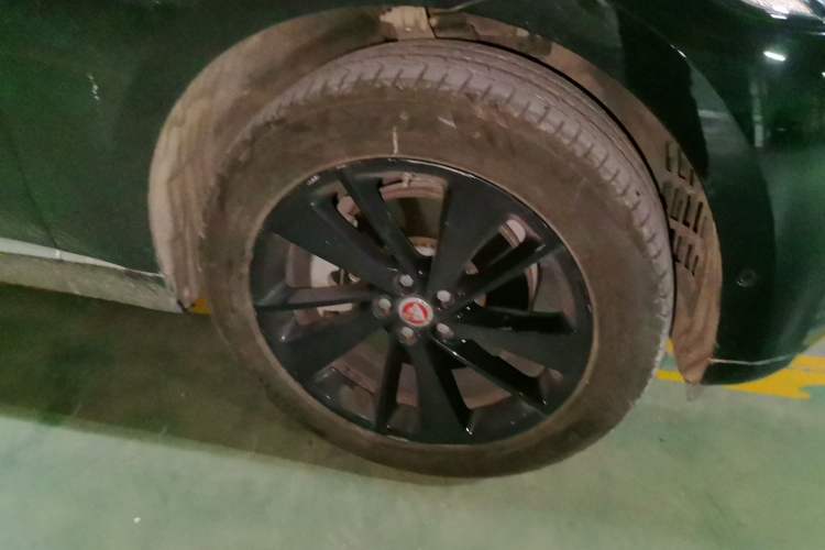 Used Jaguar F-PACE 2020 2.0T Urban Deluxe Edition Right Front Wheel Hub