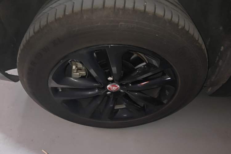 Used Jaguar F-PACE 2020 2.0T Rally Edition Right Rear Wheel Hub
