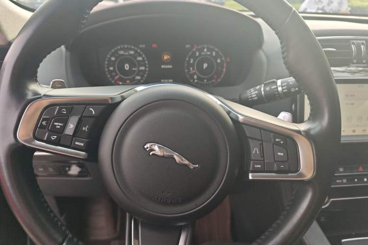 Used Jaguar F-PACE 2020 2.0T Rally Edition Steering Wheel