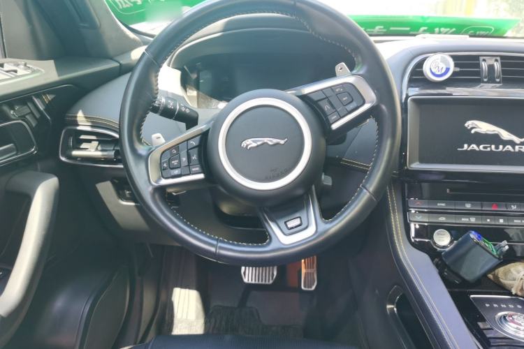 Used Jaguar F-PACE 2020 300-Sport Sports Edition Steering Wheel