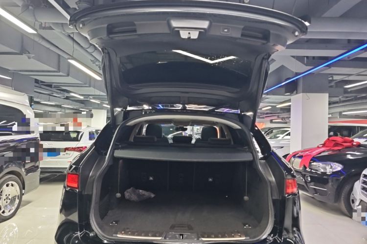 Used Jaguar F-PACE 2020 2.0T Rally Edition Trunk