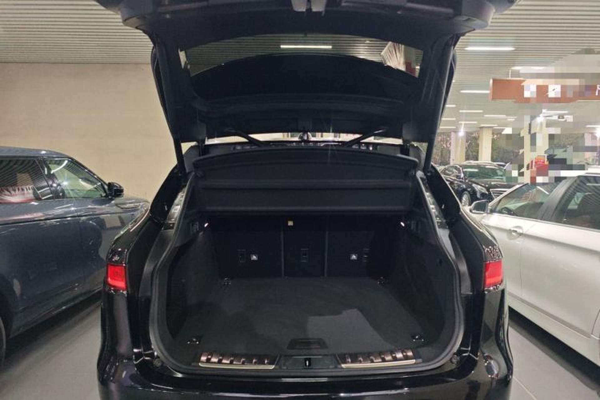 Used Jaguar F-PACE 2020 2.0T Rally Edition Trunk