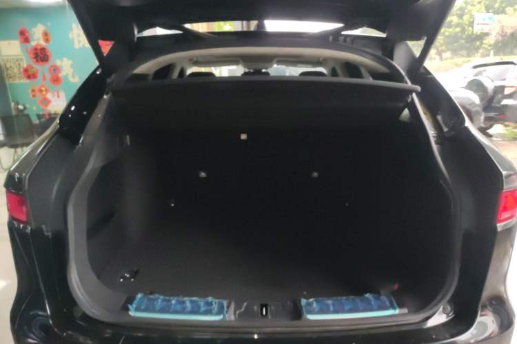 Used Jaguar F-PACE 2020 2.0T Urban Deluxe Edition Trunk