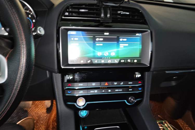 Used Jaguar F-PACE 2020 2.0T Urban Deluxe Edition Audio And AC Panel