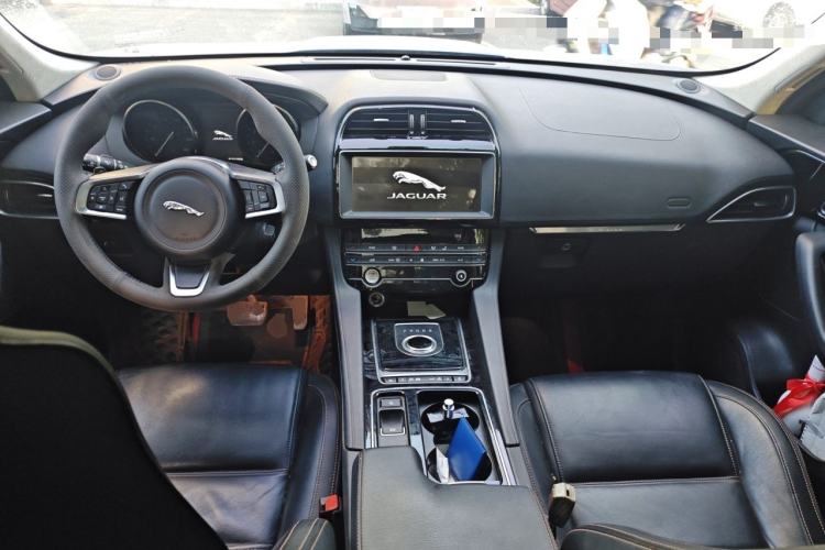Used Jaguar F-PACE 2020 2.0T Urban Deluxe Edition Center Console