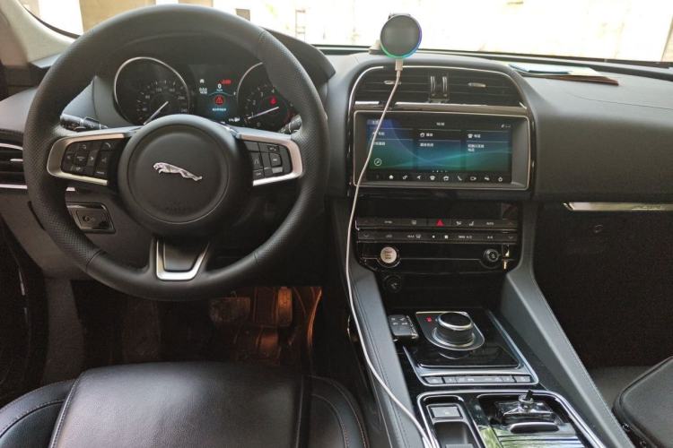 Used Jaguar F-PACE 2020 2.0T Urban Deluxe Edition Center Console