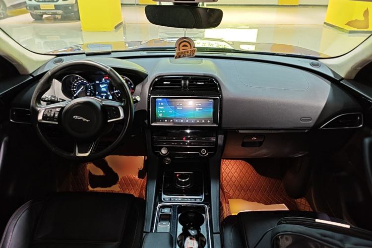 Used Jaguar F-PACE 2020 2.0T Urban Deluxe Edition Center Console