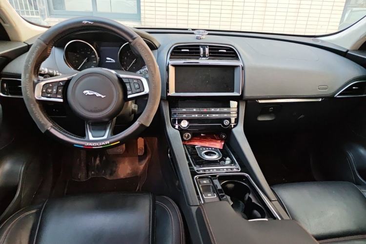 Used Jaguar F-PACE 2020 2.0T Urban Deluxe Edition Center Console