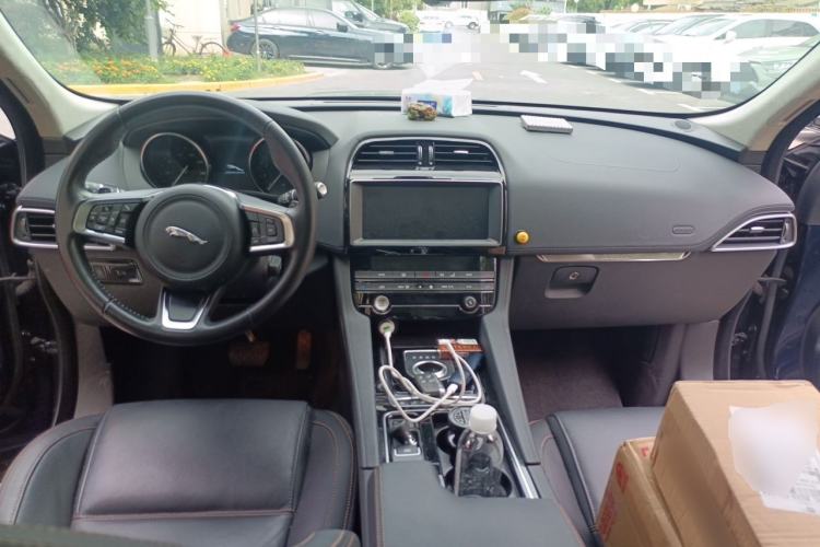 Used Jaguar F-PACE 2020 2.0T Urban Deluxe Edition Center Console
