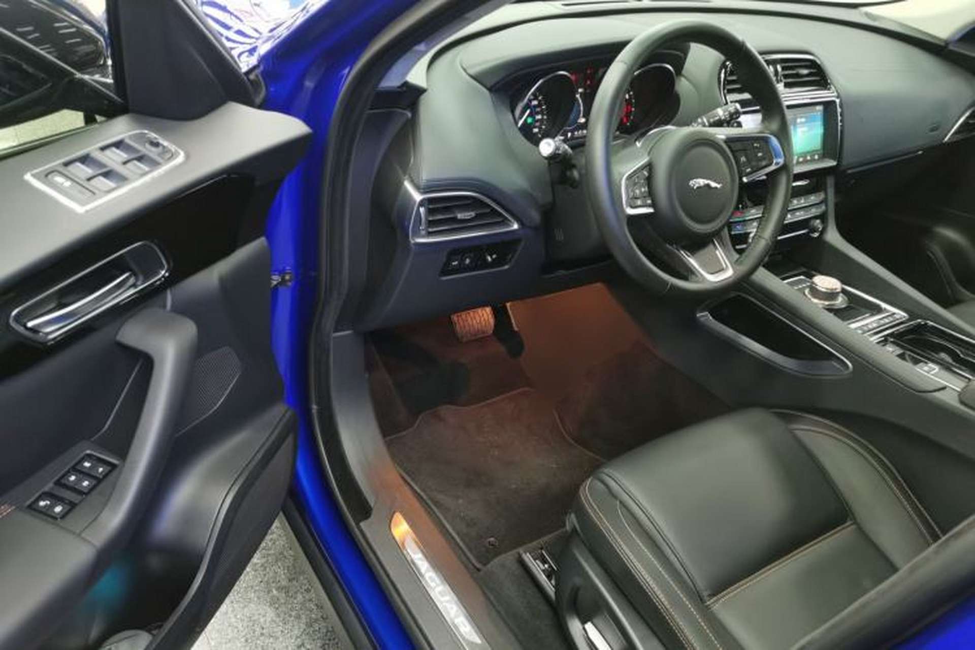Used Jaguar F-PACE 2020 2.0T Urban Deluxe Edition Driver Seat