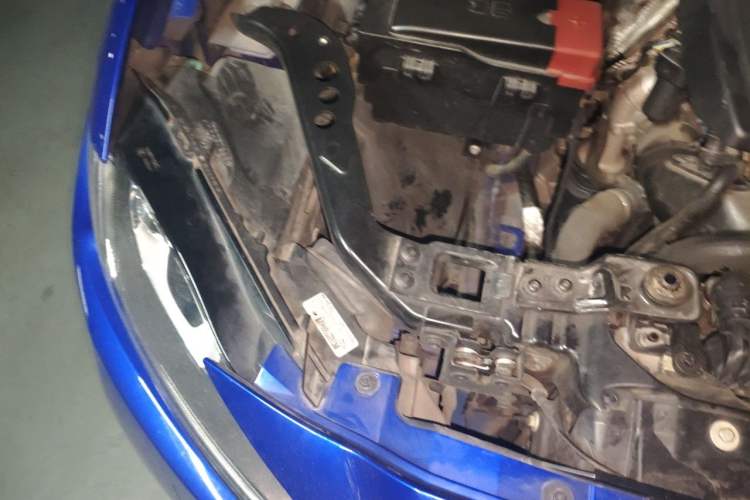 Used Jaguar F-PACE 2020 2.0T Urban Deluxe Edition Engine Bay Right