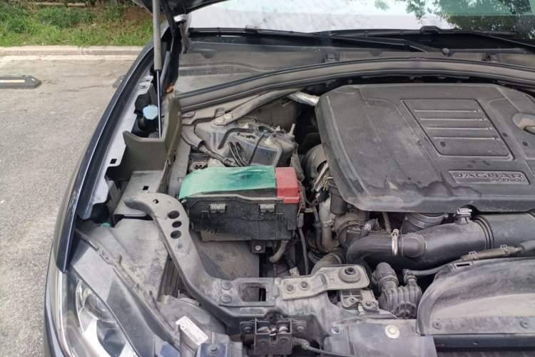 Used Jaguar F-PACE 2020 2.0T Urban Deluxe Edition Engine Bay Right