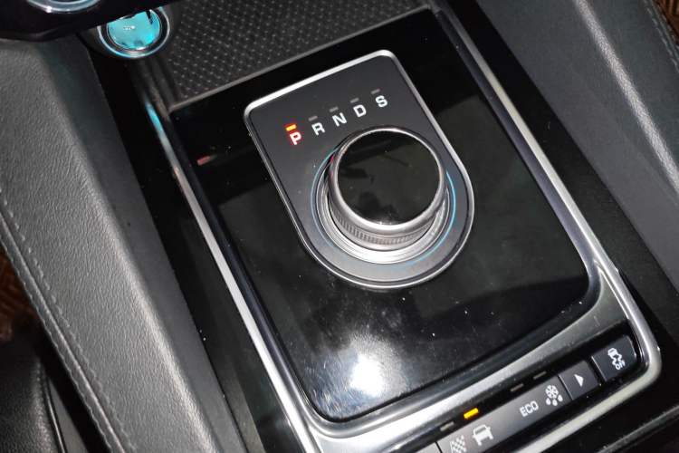 Used Jaguar F-PACE 2020 2.0T Urban Deluxe Edition Gear Lever