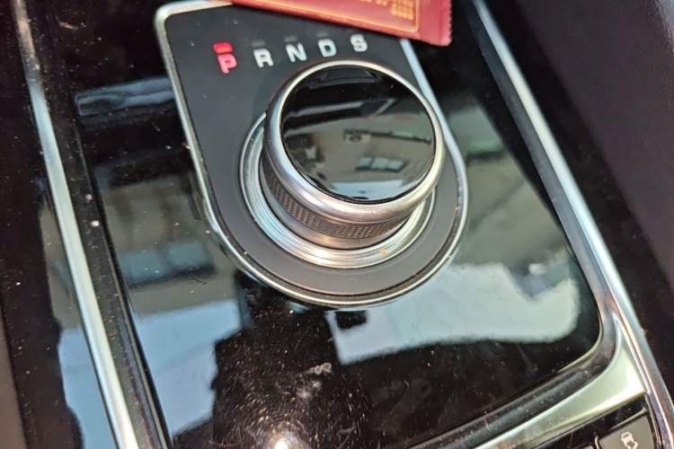 Used Jaguar F-PACE 2020 2.0T Urban Deluxe Edition Gear Lever