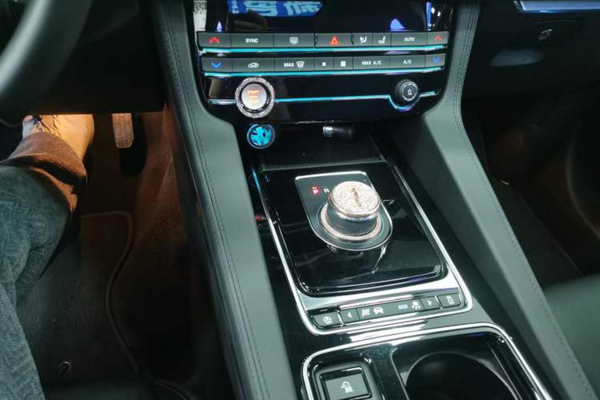 Used Jaguar F-PACE 2020 2.0T Urban Deluxe Edition Gear Lever
