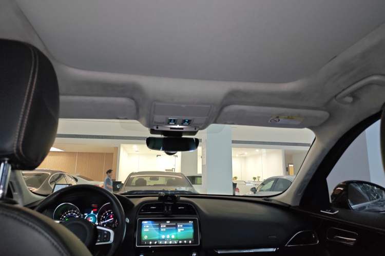 Used Jaguar F-PACE 2020 2.0T Urban Deluxe Edition Headliner