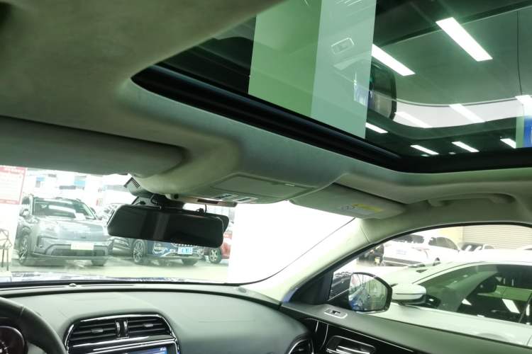 Used Jaguar F-PACE 2020 2.0T Urban Deluxe Edition Headliner