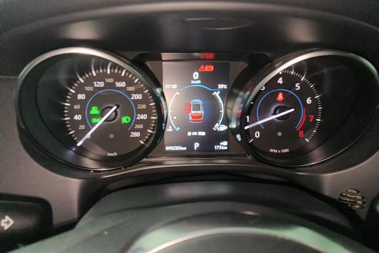 Used Jaguar F-PACE 2020 2.0T Urban Deluxe Edition Instrument Cluster