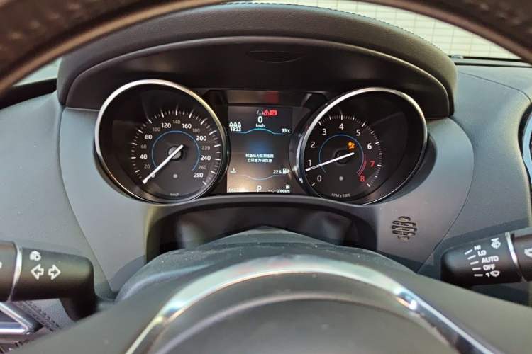 Used Jaguar F-PACE 2020 2.0T Urban Deluxe Edition Instrument Cluster