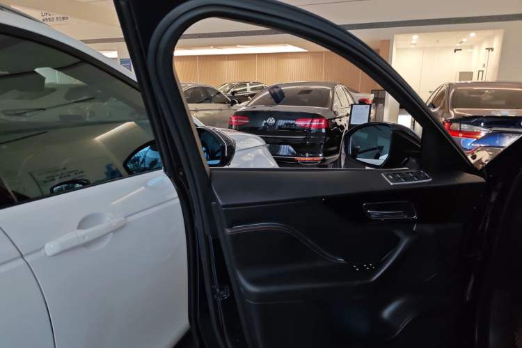 Used Jaguar F-PACE 2020 2.0T Urban Deluxe Edition Left Front Door Interior