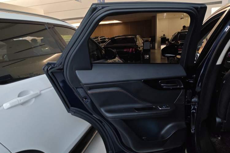 Used Jaguar F-PACE 2020 2.0T Urban Deluxe Edition Left Rear Door Interior