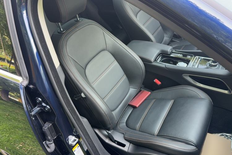 Used Jaguar F-PACE 2020 2.0T Urban Deluxe Edition Right Front Seat