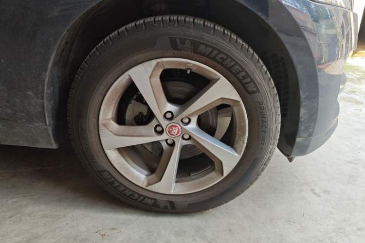 Used Jaguar F-PACE 2020 2.0T Urban Deluxe Edition Right Front Wheel Hub