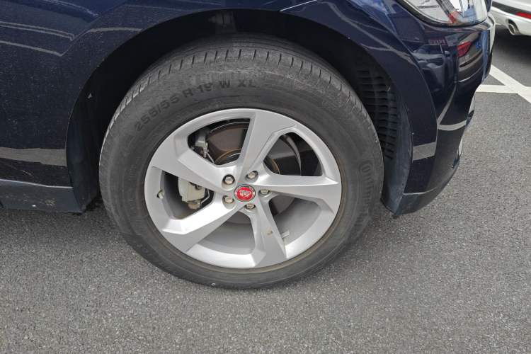 Used Jaguar F-PACE 2020 2.0T Urban Deluxe Edition Right Front Wheel Hub