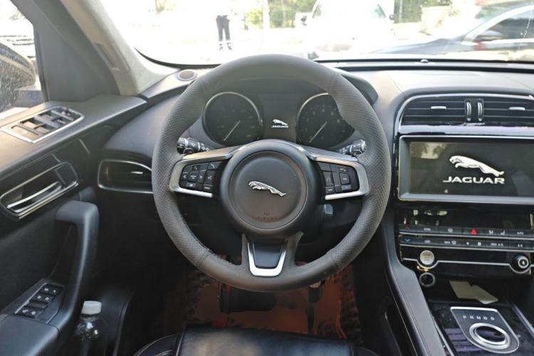 Used Jaguar F-PACE 2020 2.0T Urban Deluxe Edition Steering Wheel