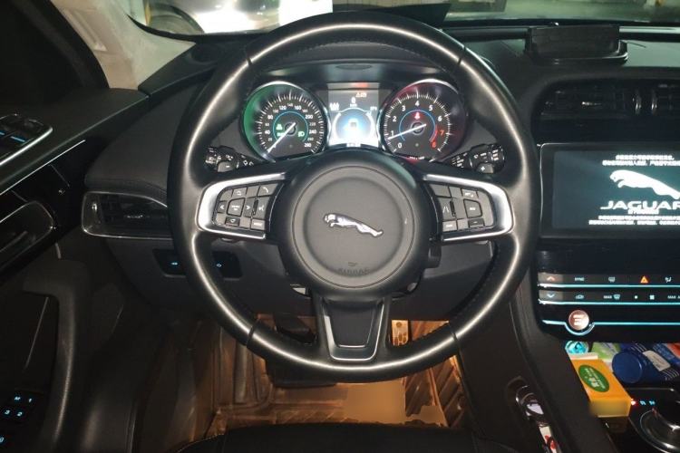 Used Jaguar F-PACE 2020 2.0T Urban Deluxe Edition Steering Wheel