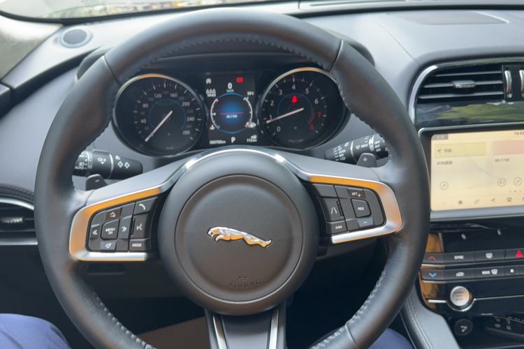 Used Jaguar F-PACE 2020 2.0T Urban Deluxe Edition Steering Wheel
