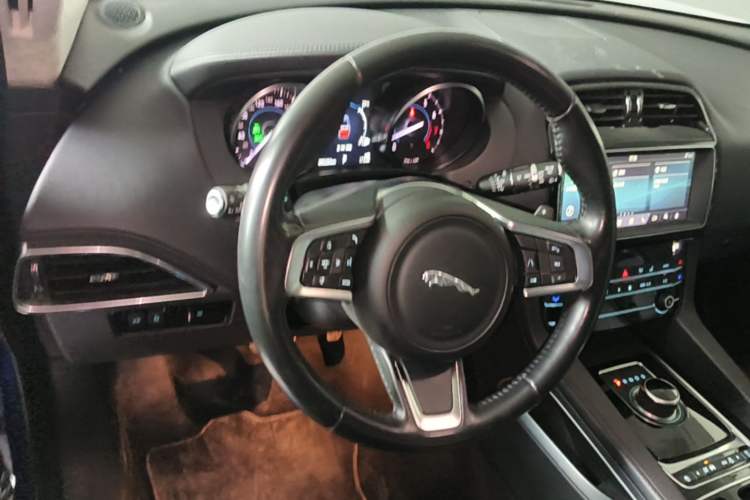 Used Jaguar F-PACE 2020 2.0T Urban Deluxe Edition Steering Wheel