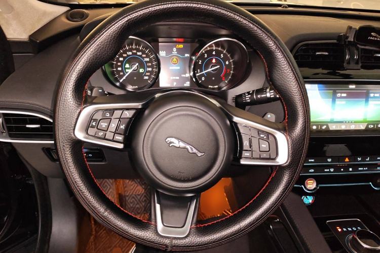 Used Jaguar F-PACE 2020 2.0T Urban Deluxe Edition Steering Wheel