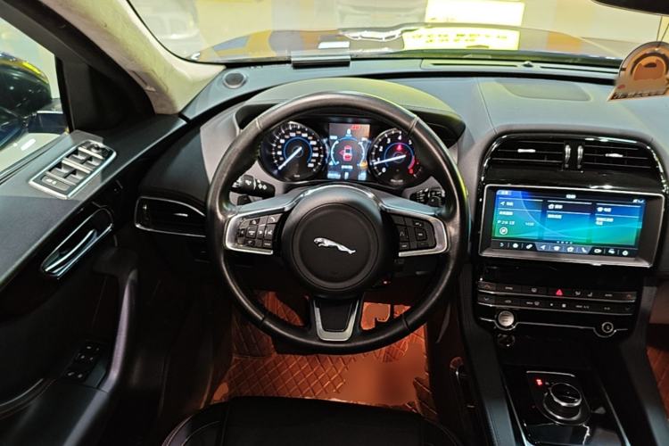 Used Jaguar F-PACE 2020 2.0T Urban Deluxe Edition Steering Wheel