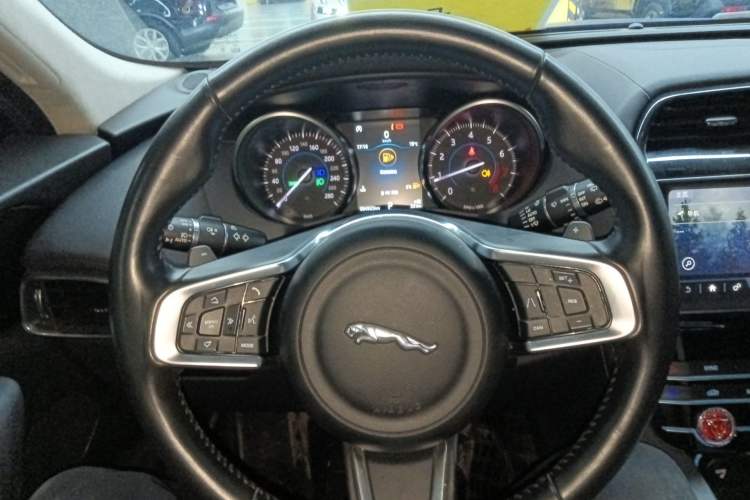 Used Jaguar F-PACE 2020 2.0T Urban Deluxe Edition Steering Wheel