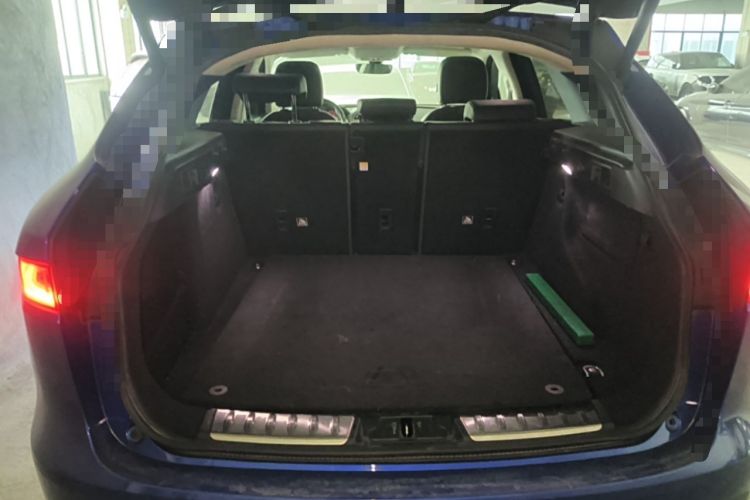 Used Jaguar F-PACE 2020 2.0T Urban Deluxe Edition Trunk