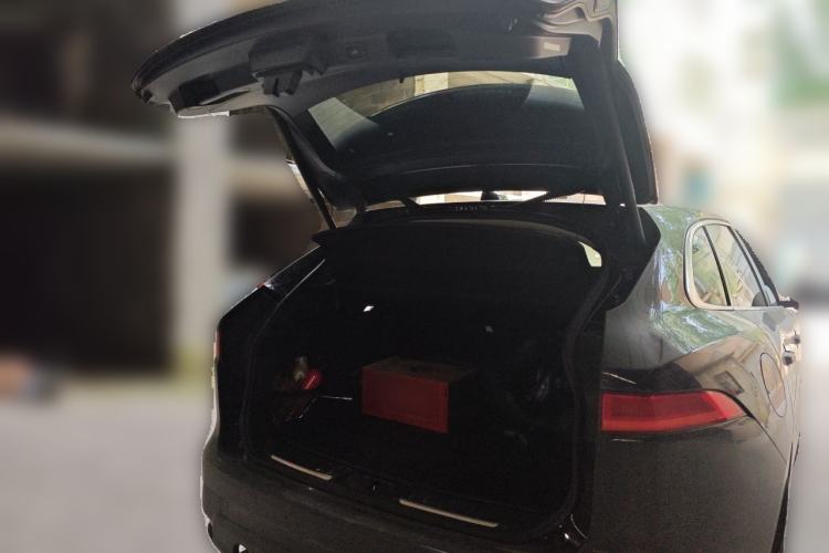 Used Jaguar F-PACE 2020 2.0T Urban Deluxe Edition Trunk