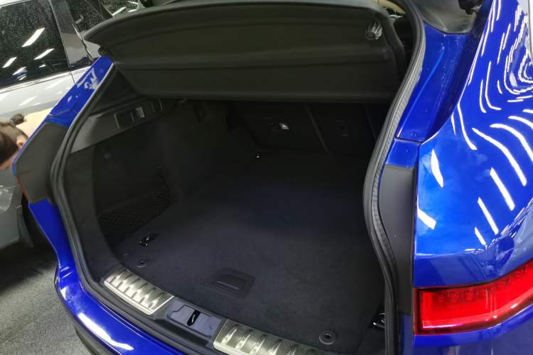 Used Jaguar F-PACE 2020 2.0T Urban Deluxe Edition Trunk