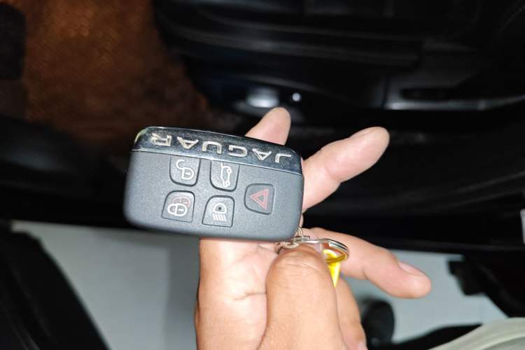 Used Jaguar F-PACE 2020 2.0T Urban Deluxe Edition Vehicle Key