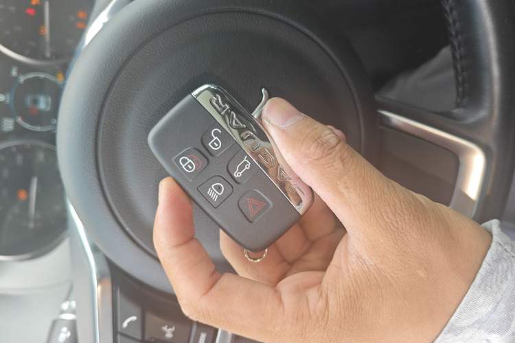 Used Jaguar F-PACE 2020 2.0T Urban Deluxe Edition Vehicle Key