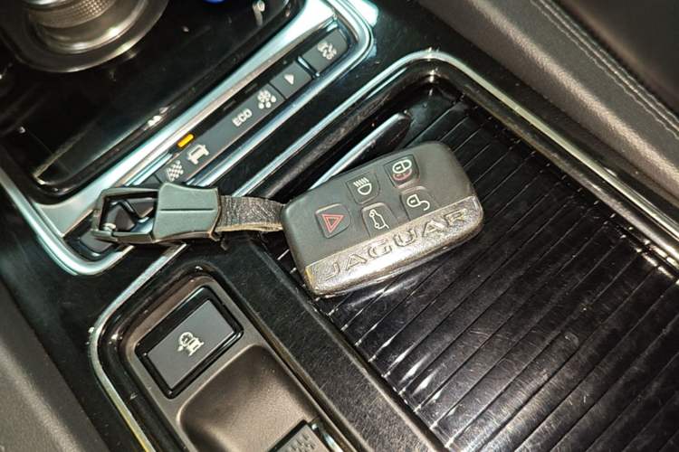 Used Jaguar F-PACE 2020 2.0T Urban Deluxe Edition Vehicle Key