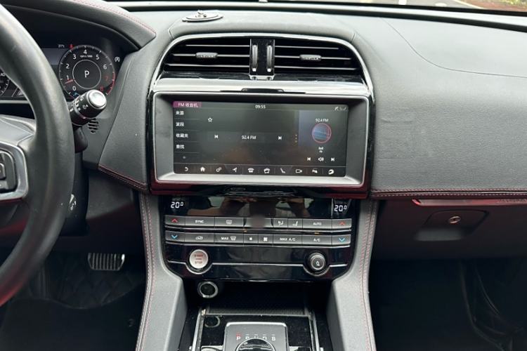 Used Jaguar F-PACE 2020 2.0T Rally Edition Audio And AC Panel