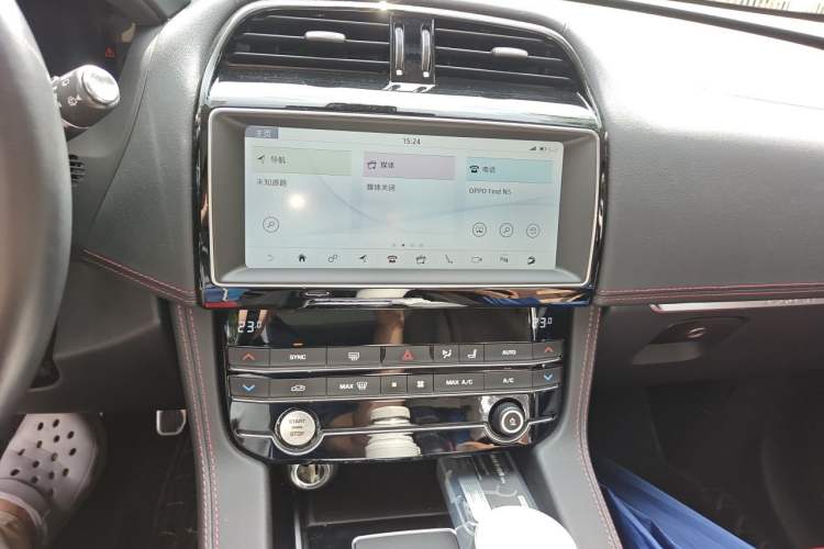Used Jaguar F-PACE 2020 2.0T Rally Edition Audio And AC Panel