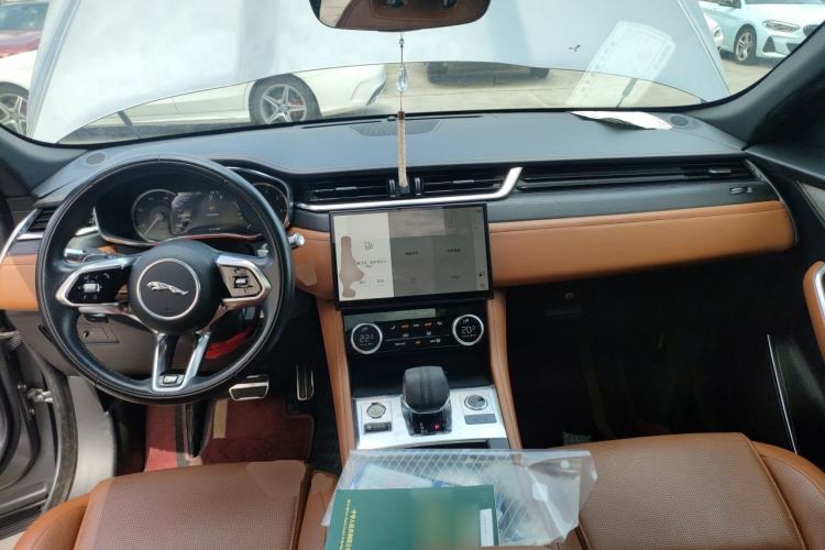 Used Jaguar F-PACE 2020 2.0T Urban Deluxe Edition Center Console